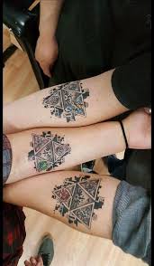 Black And White Vs Color Tattoo Reddit Legend Of Zelda Matching Triforce Tattoos Https Www Reddit Com R Zelda Comments 9byqae This Is Hands Down The C Zelda Tattoo Legend Of Zelda Tattoos Tattoos