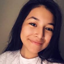 Karen Cruz (@cruzkaren18)