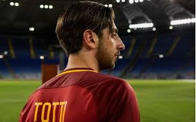 Francesco totti non è stato sempre il tipo autoironico che oggi conosciamo. First Images Of Totti Tv Miniseries Released By Sky Chiesa Di Totti