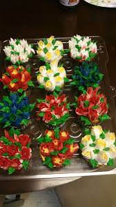 Cupcakes Decorated With Buttercream Icing Using The Russian Piping Tips Russian Cake Decorating Russian Cake Tips Cake Decorating Tips