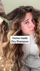 Baking Soda in Hair for Dry Shampoo