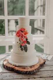Simple Weddingcake Idea Five Tier Wedding Cake Buttercream Frosted Wedding Cake With Tree Slic Wedding Cake Stands Simple Wedding Cake Wedding Cake Toppers