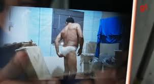 Em Prainha, homem pega calcinha, cheira e depois veste
