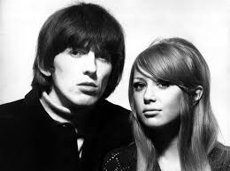 Oto słynna Layla z hitu Erica Claptona. Pattie Boyd sprzedaje pamiątki po  swoich mężach-muzykach