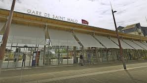 Bureau de change saint malo. Saint Malo Son Fils De 15 Ans Est Passe A Tabac Place De La Gare Une Mere De Famille Lance Un Appel