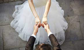 Miai (見合い, matchmaking, literally look meet), or omiai (お見合い) as it is properly known in japan with its honorific 'o' in place, is a japanese traditional custom which relates closely to western matchmaking. çµå©šé‚„æ˜¯ä¸çµå©š å…ˆå•è‡ªå·±é€™äº›å•é¡Œ åº·å¥é›œèªŒ