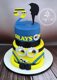 3.in this appearance, larry looks almost the same as before, but his two small fangs are now gone, he has a blue star on his head similar to morton (however, compared to morton's star, it is instead near the back of his head); Ponty Carlo Cakes