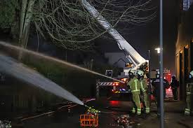 Grote brand op industrieterrein in veendam. Brandweer Hoogezand Assisteert Bij Uitslaande Brand In Veendam 112hoogezand Nl