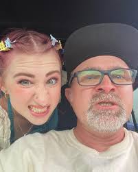 Ella Thayer (@ella.gracethayer) • Instagram फोटोहरू र भिडियोहरू