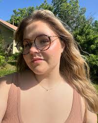 Julie Archer's Instagram, Twitter & Facebook