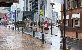 New zealand has announced a snap lockdown after a man tested positive for covid, the first case in six months. Lz6 Kg62ob19bm
