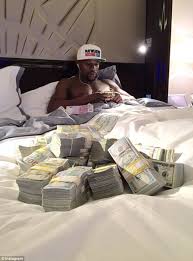 Bizarre World Of Floyd Mayweather By His Right Hand Woman Daily Mail Online There are many options for generating money online, whether you want to take a side job or dedicate the whole day to your new activity.