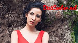 Yarali Kuslar Melis Kim Levent E Sirilsiklam Asik Olan Melis Karakterini Bakin Hangi Guzel Canlandiriyor Dizicenter
