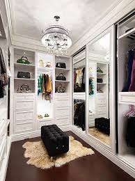 There Is A Cloakroom Is Also Very Good Oh If You Have Enough Big Space Pattern Can Reference This Crystal Chande Soyunma Odalari Daire Ic Tasarim Giyinme Odasi