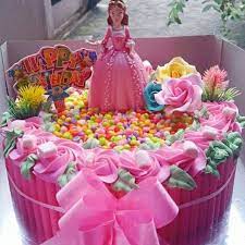 Kue tart ukuran 18cm dilapisi krim warna pink dengan taburan meses warna warni untuk sajian special di hari jadi. Kue Tart Kue Ulang Tahun Anak Pink Hias Barbie Shopee Indonesia