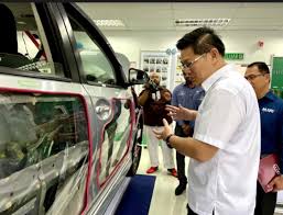 Bidang perbankan adalah bidang pekerjaan yang paling banyak diincar lulusan baru dalam mencari pekerjaan. Industri Automotif Sedia Peluang Kerja Graduan Muda