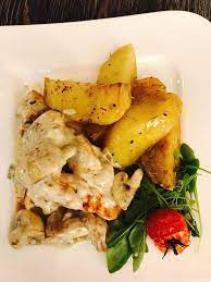 Piept pui, smantana lichida, 250g. Axa Caffe Piept De Pui Cu Sos Gorgonzola Si Cartofi La Facebook