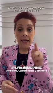 Jacqueline Duran's Instagram, Twitter & Facebook