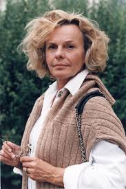 När stjärnmäklaren jessie anderson hittas mördad i samband med en husvisning på österlen dras den fyrkantige och aningen bufflige kommissarien peter vinston in i utredningen, t. Marie Goranzons Dotter Lolo Har Vuxit Upp Detta Gor Hon I Dag