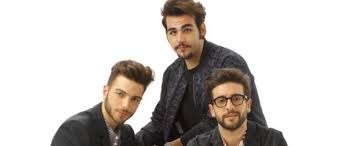 Italian for the flight) is an italian operatic pop trio, consisting of baritone gianluca ginoble, and tenors, piero barone and ignazio boschetto. Sanremo 2019 Il Volo Musica Che Resta Testo