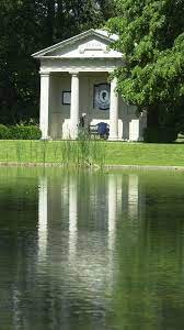 Princess diana is buried on an island in an ornamental lake known as the oval lake within althorp park's pleasure garden. Four Attempts To Break In To Princess Diana S Grave In The Last 20 Years Reveals Brother In Heartbreaking Interview Mirror Online