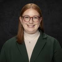 Sara Lott's Instagram, Twitter & Facebook