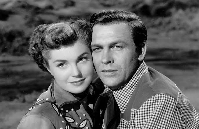 Watch Bulldog Drummond Escapes | TCM