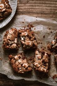 Tahini Chocolate Chip Smores Bars Kalejunkie Recipe Dairy Free Chocolate Chips Super Easy Dessert Recipe Dessert Recipes Easy