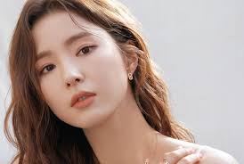 Shin Se Kyung Net Worth 2022: How Wealthy is Lee Joon Gi's Newest Leading  Lady?