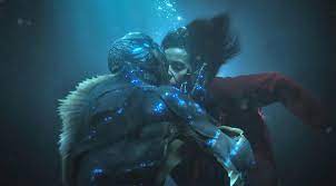 Sa vie bascule à jamais lorsqu'elle et sa collègue zelda découvrent une expérience encore plus secrète que les autres… The Shape Of Water La Forme De L Eau