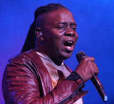 Review: EW&F turns Morris into a 'Boogie Wonderland'