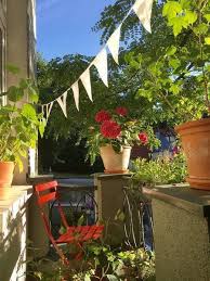 12 Einfache Diy Ideen Fur Den Balkon Einfache Diy Balkon Und Garten