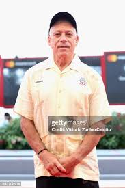 75 fotos e imágenes de alta resolución de Van Alpert