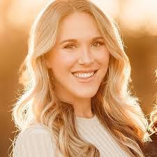 Courtney Tolbert's Instagram, Twitter & Facebook