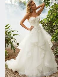 Wir sind sicher, dass unter unseren brautkleidern das kleid ihrer träume ist. Volant Kleid Brautkleid E0b58e