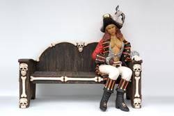 This awesome statue is constructed out of fiberglass and hand finished to capture the most intricate details creating a life like pirate statue with hook peg leg. Pin On Pirate Statues