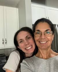 Nicole Senk's Instagram, Twitter & Facebook