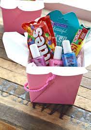 Idee Cadeau Ado Fille Propositions Personnalisees Et Uniques A Copier Vite Cadeau Ado Idee Cadeau Ado Idee Cadeau Ado Fille