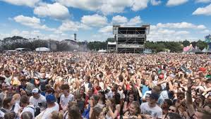 Make social videos in an instant: Vieilles Charrues 2019 Le Vendredi Est Desormais Complet