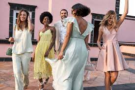 Maybe you would like to learn more about one of these? H M Hochzeitskollektion 2019 Brautkleider Unter 200 Euro Woman At