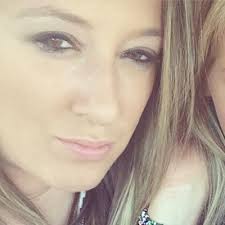 Lara Roberge (@LftArmSkinnyArm)