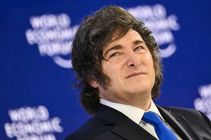 Milei vuelve a ser Milei: la prensa como enemigo - Cuadro de situación - Opinión - Cadena 3 Argentina