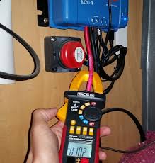 Umgang Mit Dem Zangen Multimeter Anleitung Zur Selbsthilfe Amumot Solaranlage Wohnmobil Spannung Messen Selbsthilfe