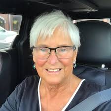 ✓ Yes, Marjorie Taylor Greene bought Palantir shares days before ICE  awarded the company a $30M contract.