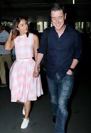 Ileana D Cruz And Her Australian Boyfriend Andrew Kneebone At Mumbai Airport Celebrity Dresses Ileana D Cruz Fashion