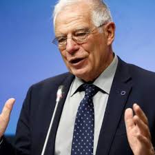 Malestar entre los diplomáticos por el cese prematuro de embajadores