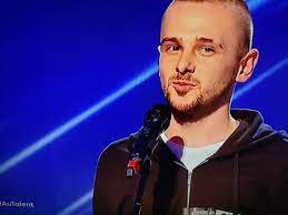 Vizioneaza pe acest site, emisiunea iumor sezonul 6 episodul 10 online integral 4 mai 2019. Romanii Au Talent 3 Mai Concurentul Care I A Uimit Pe JuraÅ£ii De La Iumor Prezent Pe Scena De La Romanii Au Talent Dcnews