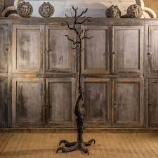 Porte Manteau En Fonte Xixeme Motif D Aigle We Are Antiques Antiquites Objets De Decoration Anciens Porte Manteaux Decoration Mobilier De Salon
