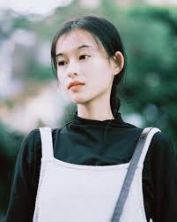 Cô gái Erik ngỏ lời lúc 2h sáng" được báo Trung ngợi ca đẹp hơn đại hoa đán