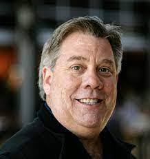 Roberto Rowe's Instagram, Twitter & Facebook